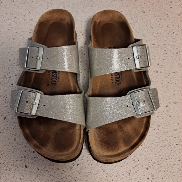 BIRKENSTOCK sandals size 40= 9, 9 1/2 (NARROW) - Picture 2 of 7